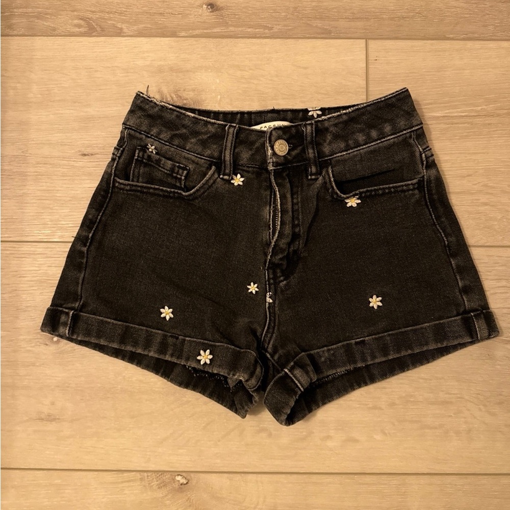 PacSun Daisy Mom Shorts